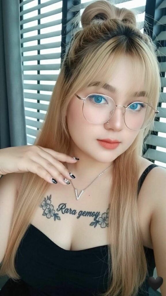 Mỹ nhân hiện đại mang phong cách dễ thương.