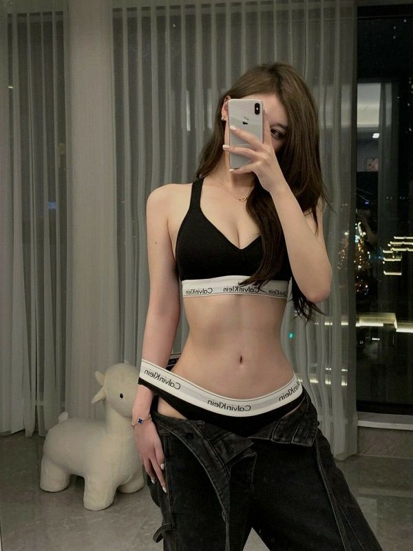 anh-chup-body-truoc-guong-nu-27