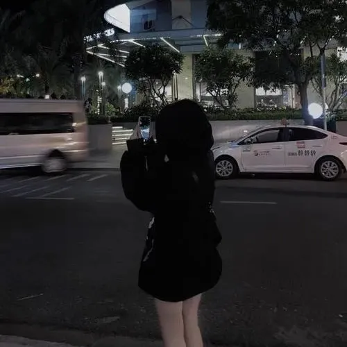 Nền trống có chủ ý giữ khoảng lặng