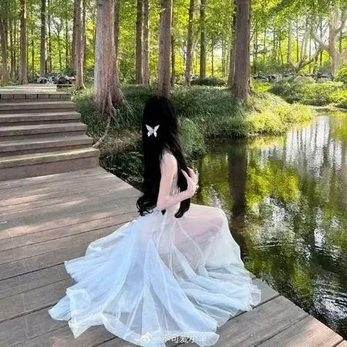 Hình đại diện quay lưng giúp giữ cá tính mà vẫn kín đáo