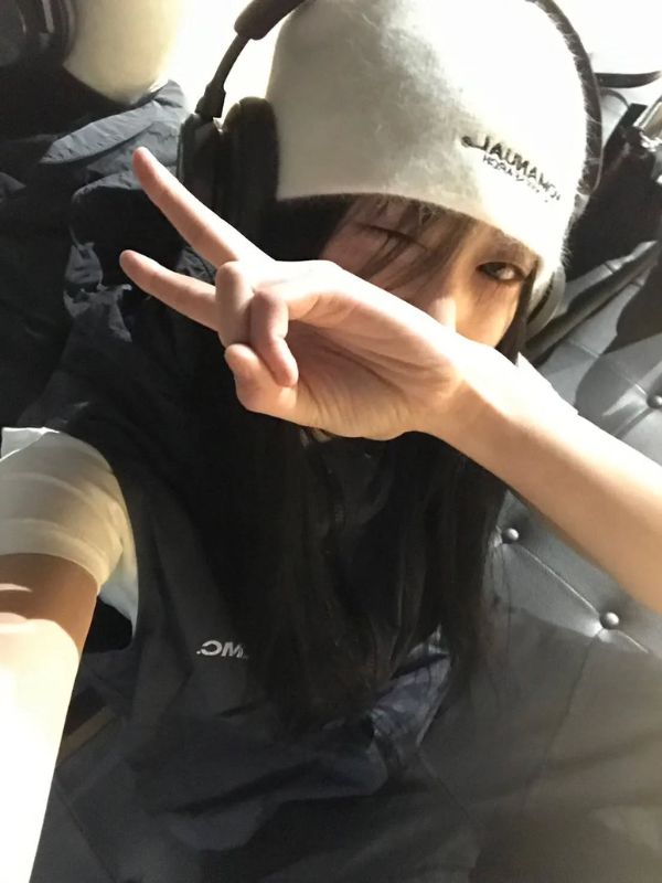anh-gai-k8-che-mat-6