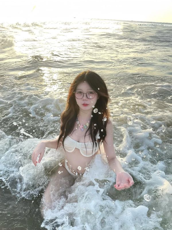 Ảnh gái tắm