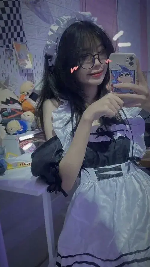Gái xinh k5 dạo quán cà phê đầy cảm xúc