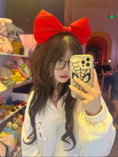 Gái xinh 2k5 lan tỏa nét trong trẻo dịu dàng