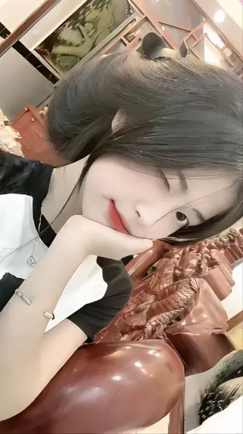 Ngắm ảnh gái xinh 2k5 để nhớ lại những năm tháng sinh viên