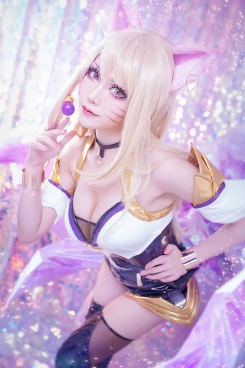 Biểu cảm anime lan tỏa trong cosplay phong cách hentai