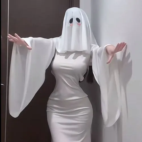 Ảnh cosplay ma nữ phong cách u ám nhưng đẹp đến khó tin
