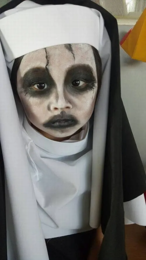Cosplay ma nữ không chỉ rùng rợn mà còn gợi cảm lạ thường