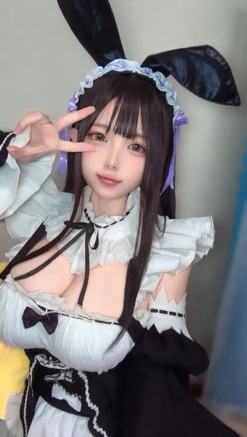 Thế giới cosplay game tôn body nóng bỏng táo bạo