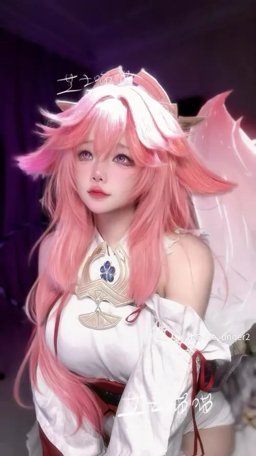 Tạo hình cosplay nhân vật truyện tranh đầy khiêu khích
