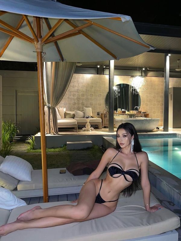anh-gai-xinh-mac-bikini-sieu-nho-31