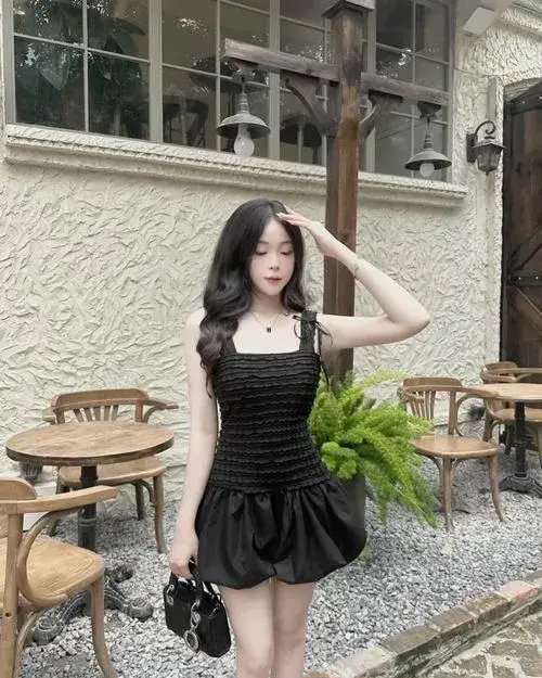 anh gai xinh mac vay ngan den 25