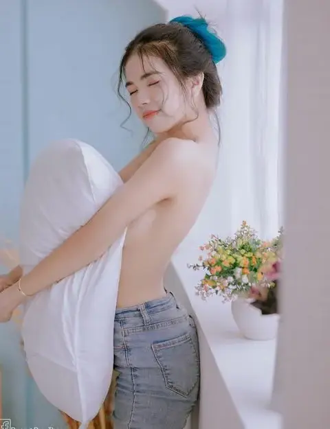 BST 50+ Ảnh Gái Xinh Nude nghệ thuật đường cong cơ thể trần trụi đầy thẩm mỹ
