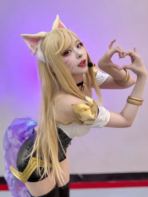 bo anh gai xinh cosplay hentai vibe fantasy 17