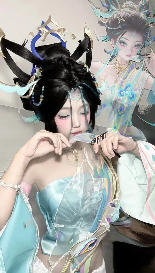 Cosplay nhân vật 2D tái hiện không khí fantasy anime