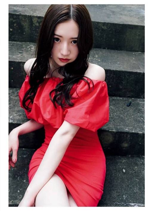 Em là linh hồn của những con phố nhỏ.