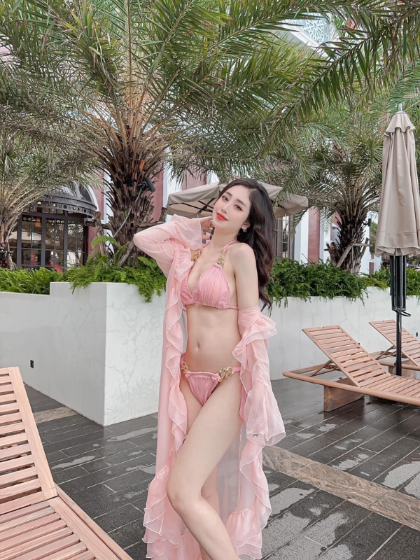 gai-xinh-tiktok-bikini-2