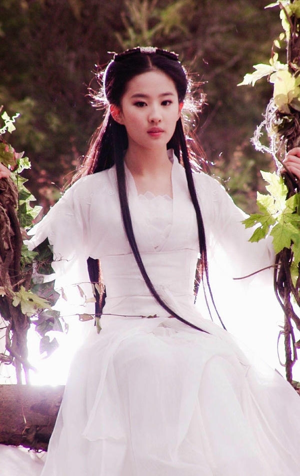 Nhan sắc Lưu Diệc Phi nhẹ