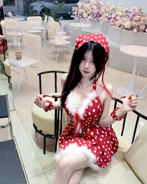 Concept khai thác nét nóng bỏng nhưng không phô