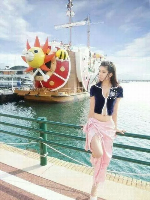 Cosplay hải tặc đậm phong cách hải tặc nữ tính