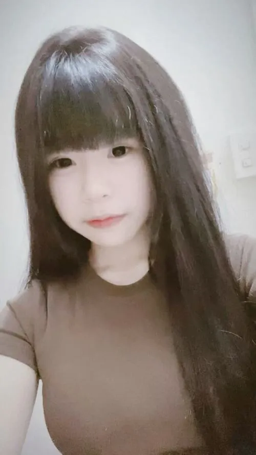 Nữ sinh học đường với phong thái mộc mạc đầy tinh tế