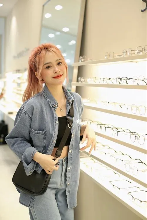 Bộ ảnh viral của hot girl TikTok Việt