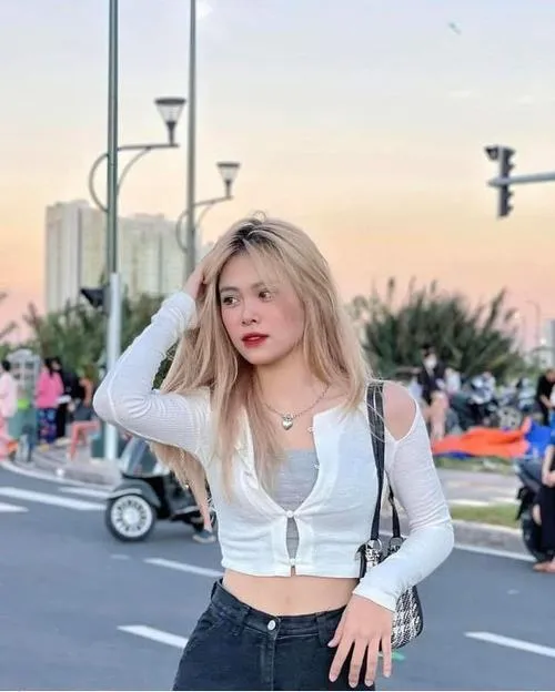 Ảnh cắt từ video TikTok ghi lại biểu cảm đời thường cực chân thật