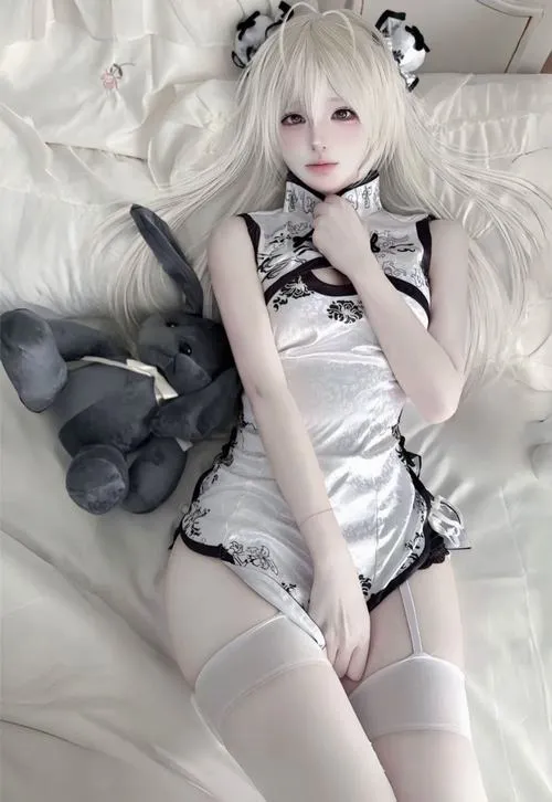 cosplay hau gai goi cam quyen ru 4