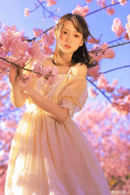 Nụ cười hòa cùng thần thái rất đời